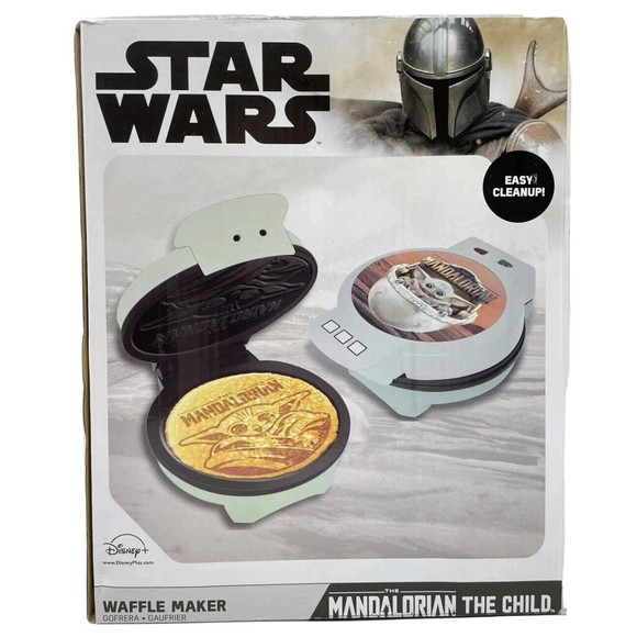 Disney Star Wars - The Mandalorian The Child Non-Stick Waffle Maker RARE Uncanny - Picture 1 of 4